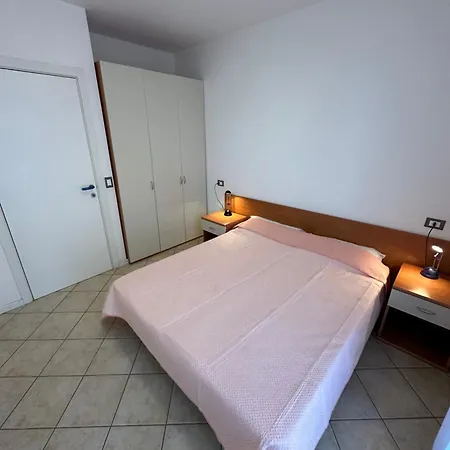 Stefania - Agenzia Cocal Apartment